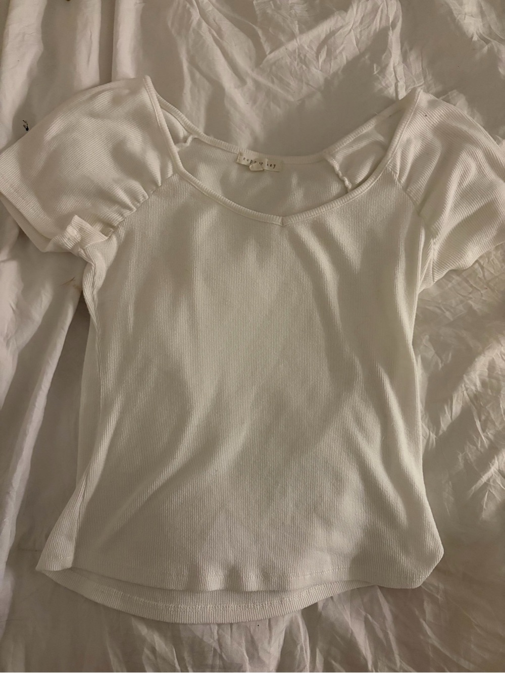 Copper Key White Scoop Neck Ribbed Short Sleeve Top